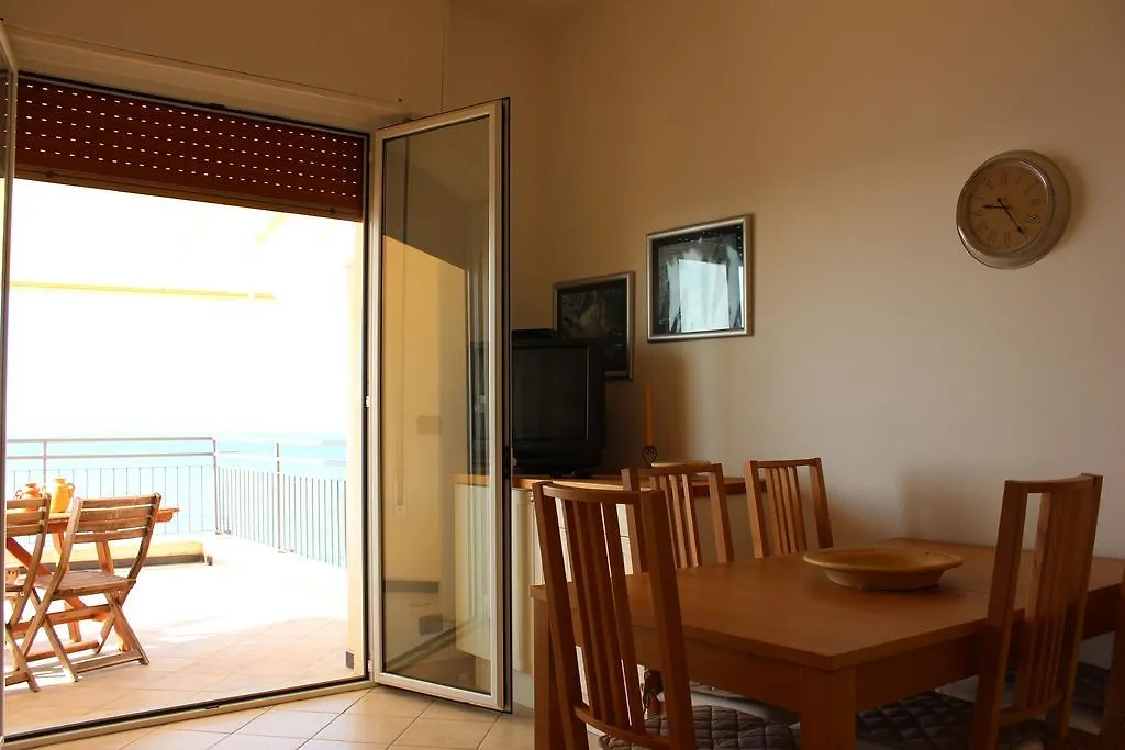 Les Agrumes Apartment Varigotti Italy